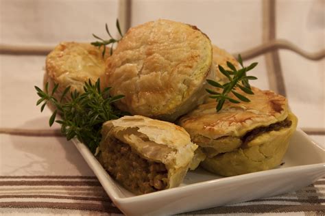  Bobotie ¿Un pastel de carne especiado que te hará bailar al ritmo de la cocina sudafricana?